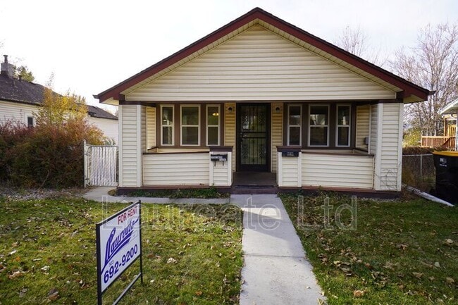 Building Photo - 3717 S Cherokee St