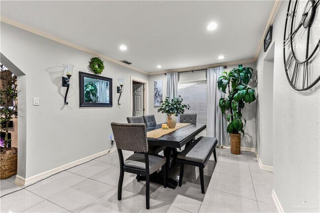 Foto del edificio - 536 W Webb St