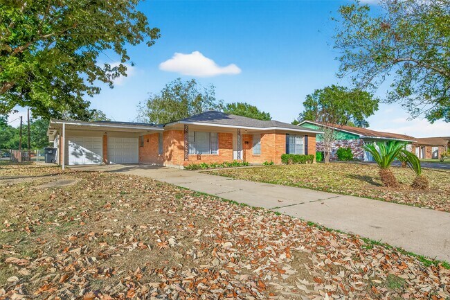 Foto del edificio - 1411 Mimosa Ln