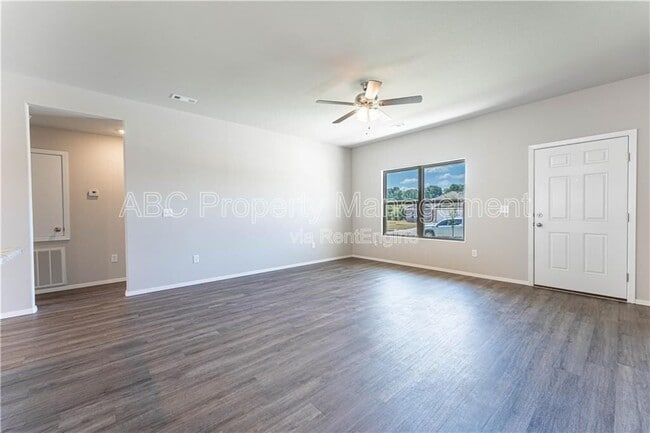 Foto del edificio - 7204 SW Chestnut Hill Rd