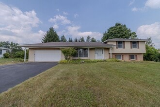 Building Photo - 5980 Dover Ln