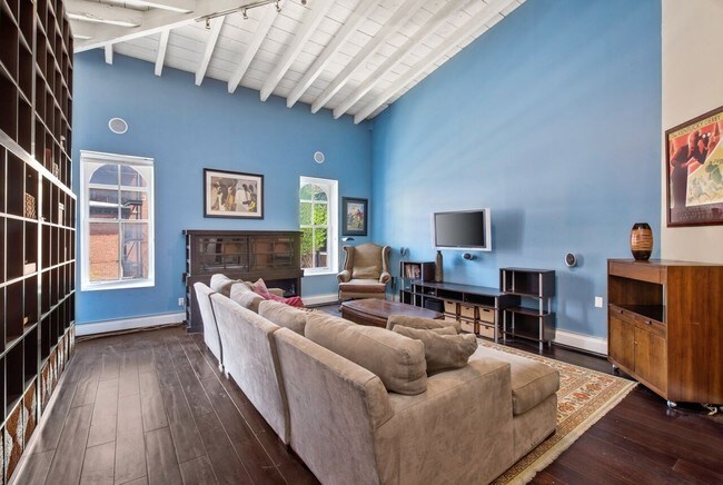 Foto del edificio - 266 Waverly Ave