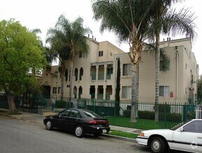 Building Photo - 625 N New Hampshire Ave