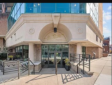 Entrada principal - 78 10th St E