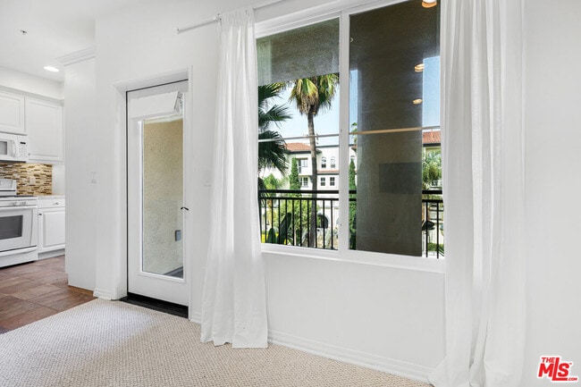 Building Photo - 6020 S Seabluff Dr