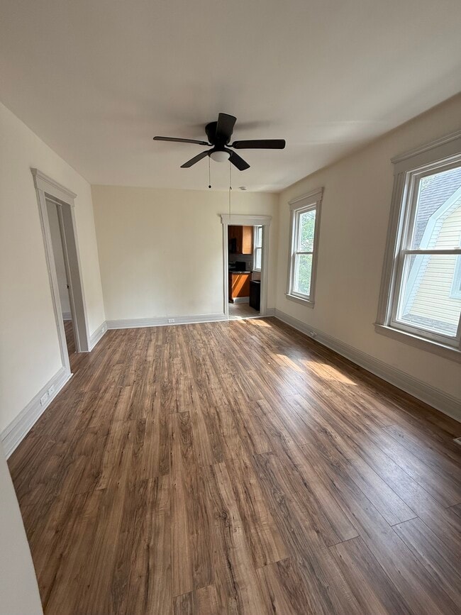 Foto del edificio - 653 Jefferson Ave