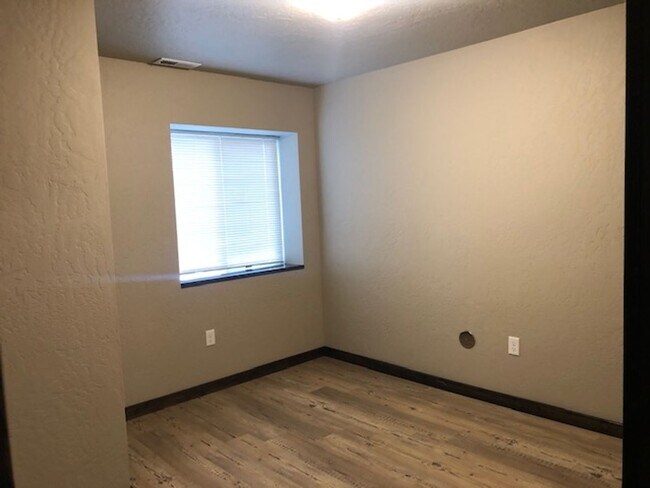 Foto del edificio - 13700 W Bergen Dr