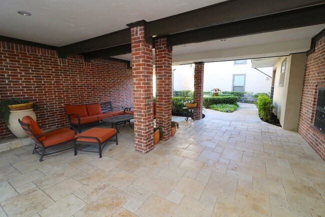 Building Photo - 5816 Birchbrook Dr