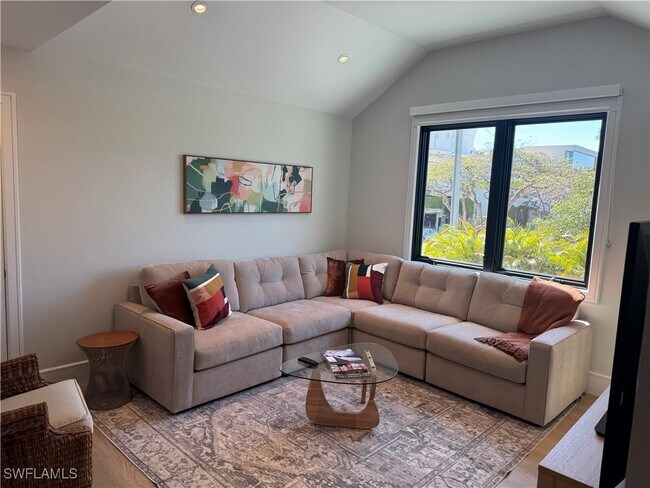 Foto del edificio - 787 4th Ave S