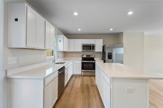 Building Photo - 257 Utica Bnd Ct