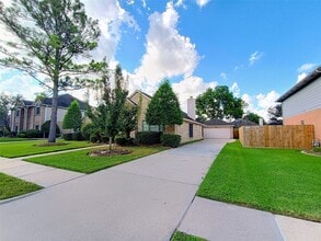 Building Photo - 1512 Pine Ridge Ln