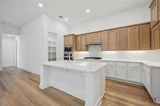 Building Photo - 5060 Westhaven Cir