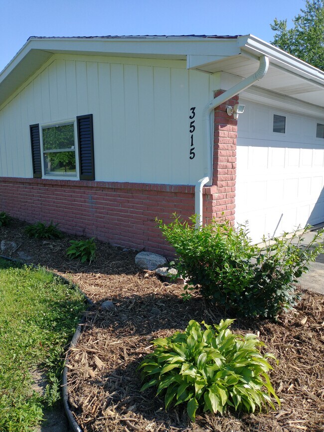 Building Photo - 3515 Chancellor Dr