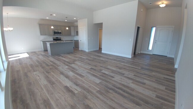 Building Photo - Modern 3 Bed, 2 Bath Pro-Made Rambler in R...