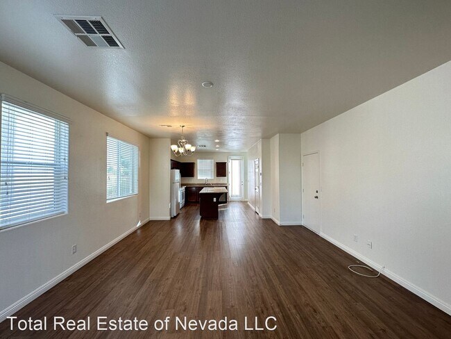 Building Photo - 3 br, 2.5 bath House - 4475 Days Creek Avenue