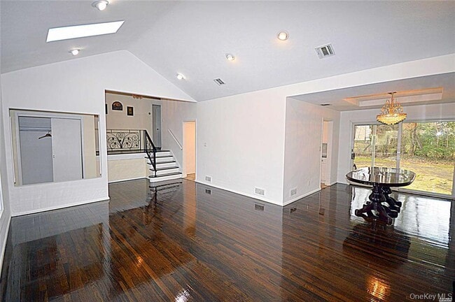 Building Photo - 5 Gilbert Rd