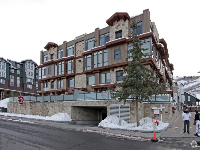 Foto principal - 1335 Lowell Ave