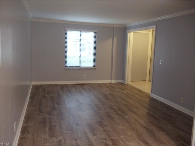 Foto del edificio - 1651 Mentor Ave
