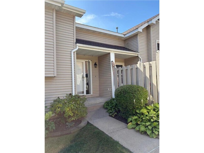 Foto del edificio - 10277 Arrowwood Dr