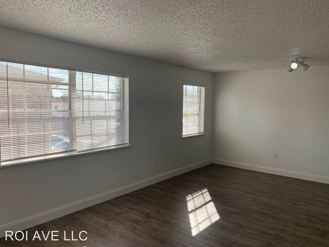 Building Photo - 5317 Curry Ford Rd