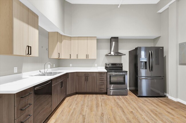 Building Photo - SUBLEASE~ 1 BED / 1 BATH APARTMENT IN DOWN...