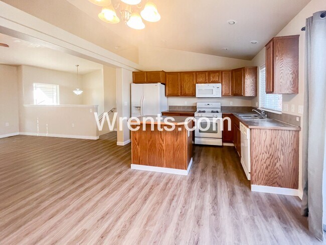 Foto del edificio - Beautiful home available Now!