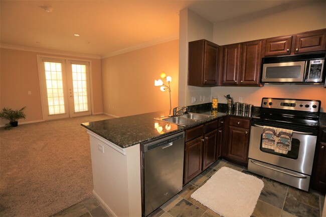 Building Photo - 7575 Kirby Dr