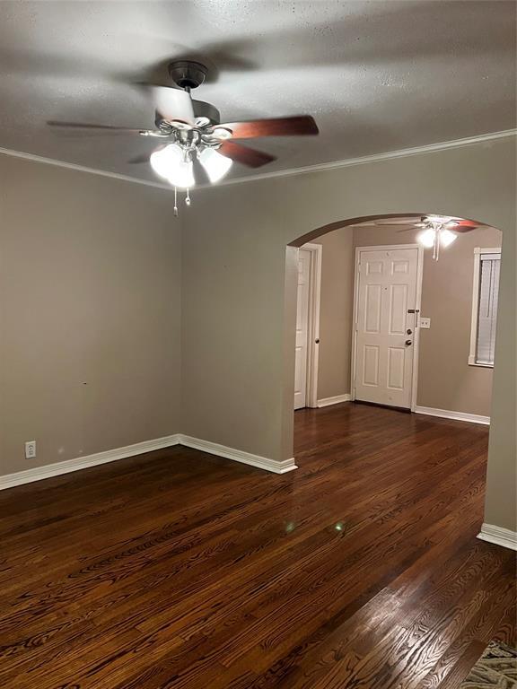 Building Photo - 504 W Dumble St