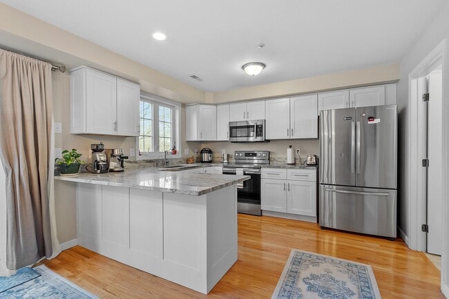 Building Photo - 58 Andrew St