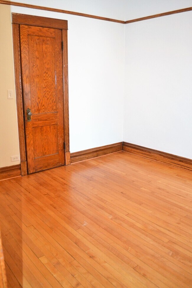 Foto del edificio - 3319 W Pierce Ave