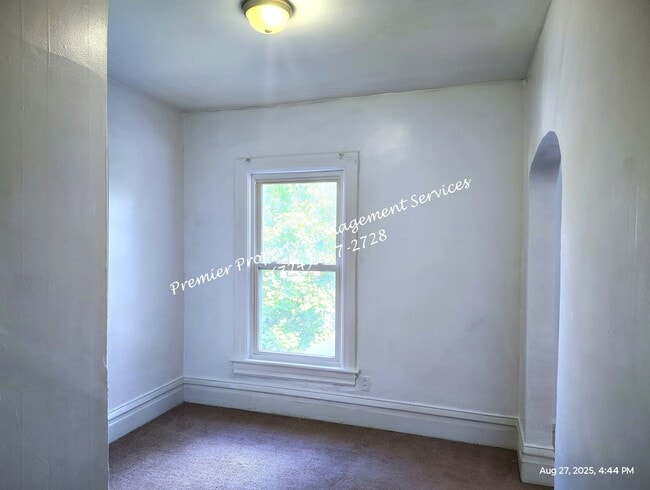 Building Photo - 1005 Highland Ave