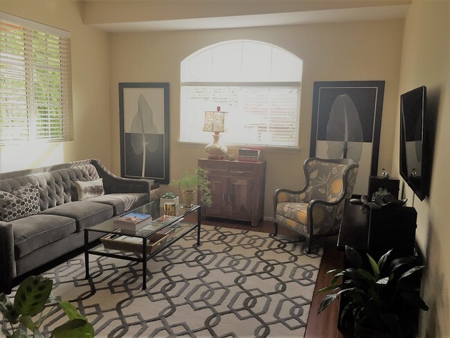 Foto del edificio - 5310 Colodny Dr