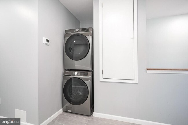 Building Photo - 1441 Tasker St