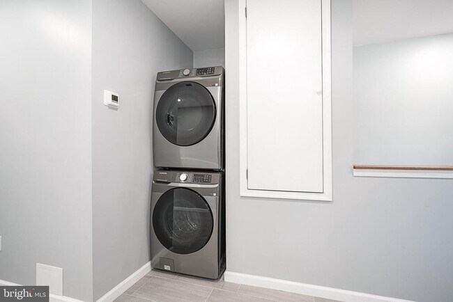 Foto del edificio - 1441 Tasker St