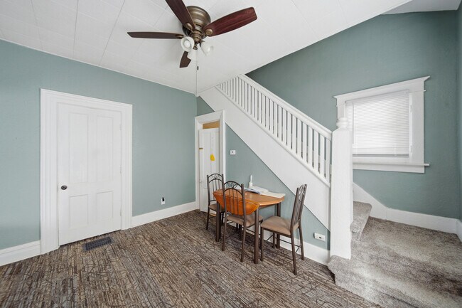 Foto del edificio - 412 W 4th St