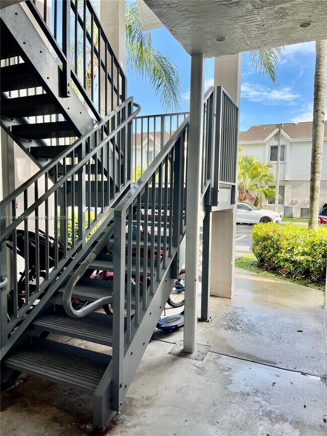Foto del edificio - 6725 NW 174th Terrace