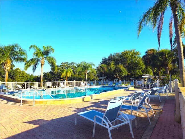 Foto del edificio - 1285 Mission Hills Blvd