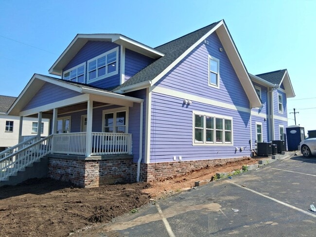 Photo - 6BR/6BA in Fort Sanders |Off Campus Housin... Townhome