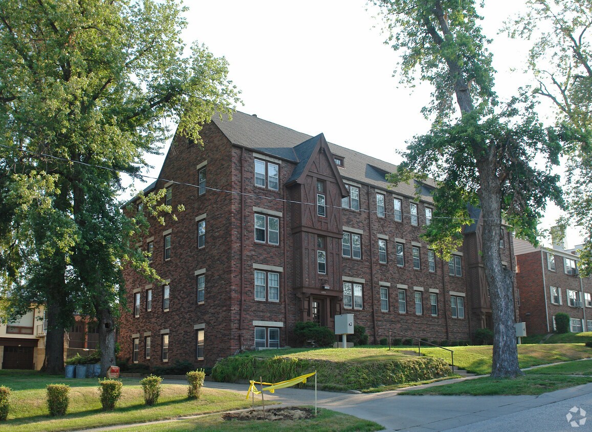 Building Photo - 4914-4918 Capitol Ave