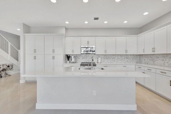 Foto del edificio - 16608 Cove Rd