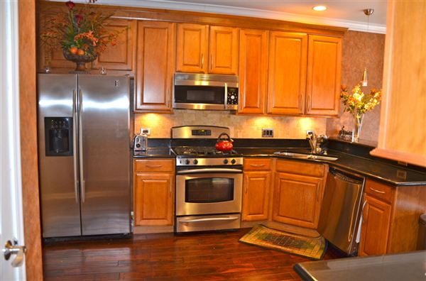 Building Photo - 6037 Canterbury Ln