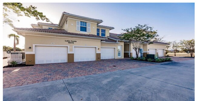 Foto del edificio - Furnished 3 Bedroom 2 Bath with Garage Pun...
