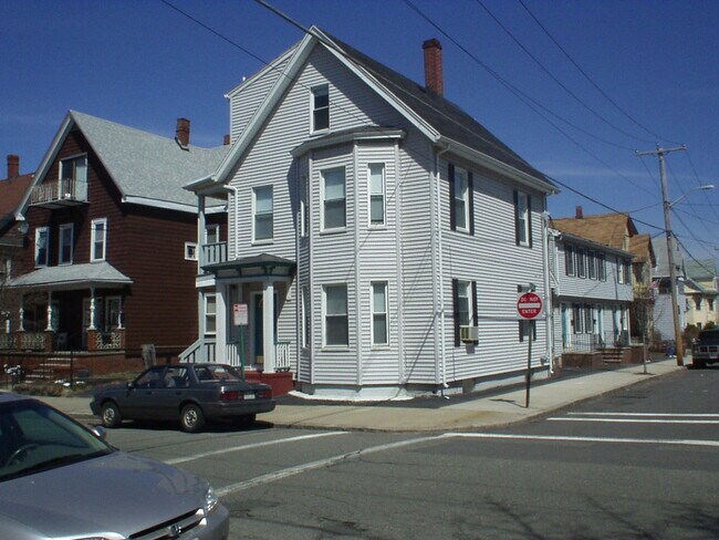 Building Photo - 88 Chestnut St