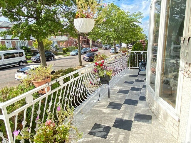 Foto del edificio - 13-67-67 209th St