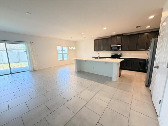 Foto del edificio - 4629 Bernard Blvd