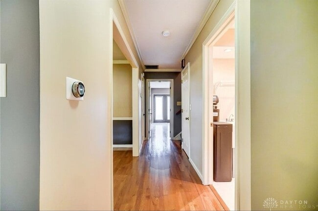 Building Photo - Charming 3BR Condo in Dayton