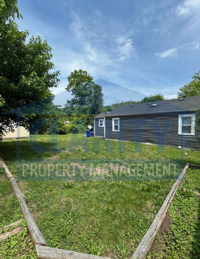 Foto del edificio - Centrally located 3 bedroom home!