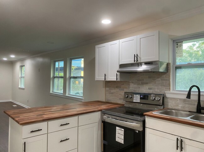 Building Photo - 4908 3rd Ave S