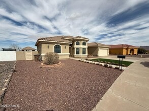Building Photo - 2932 E Acacia Ct