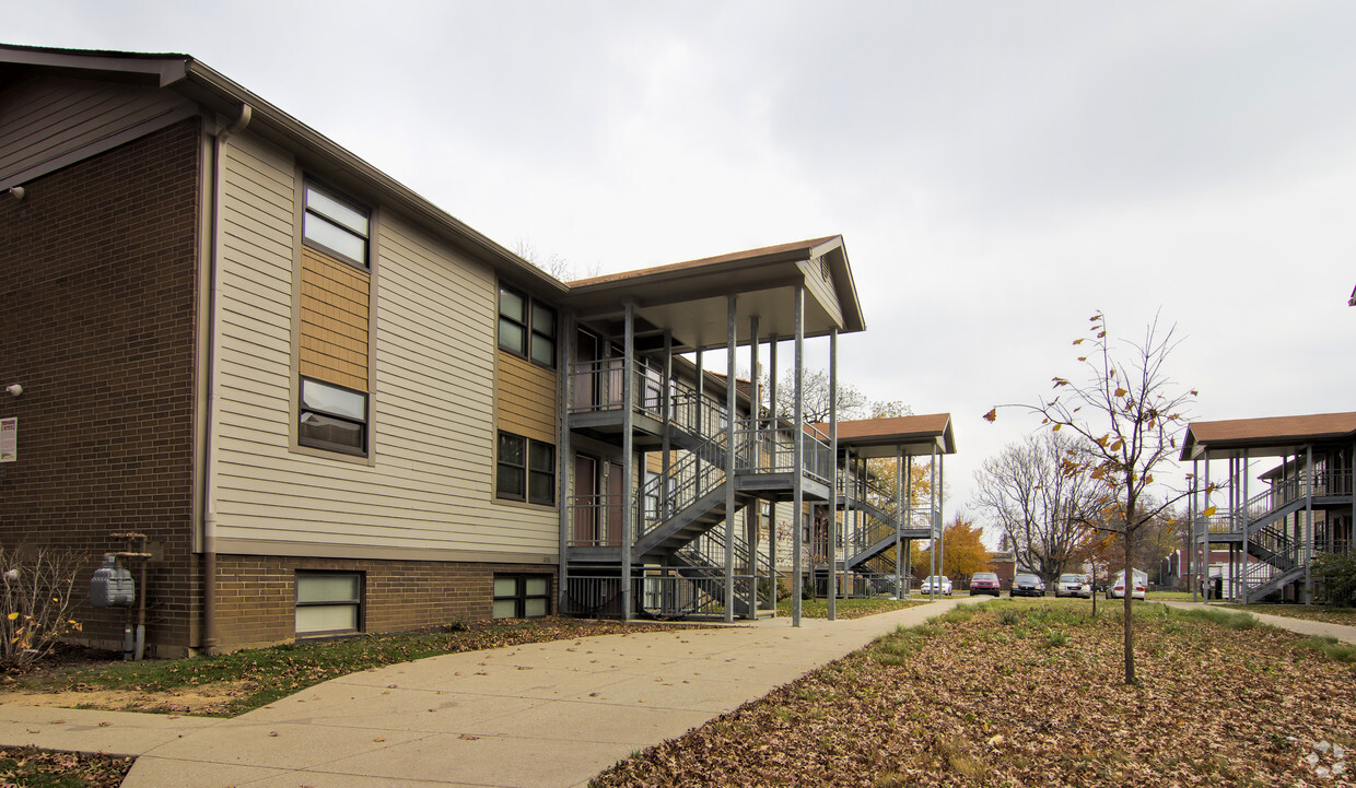 Foto del edificio - Jackson Woods Apartments